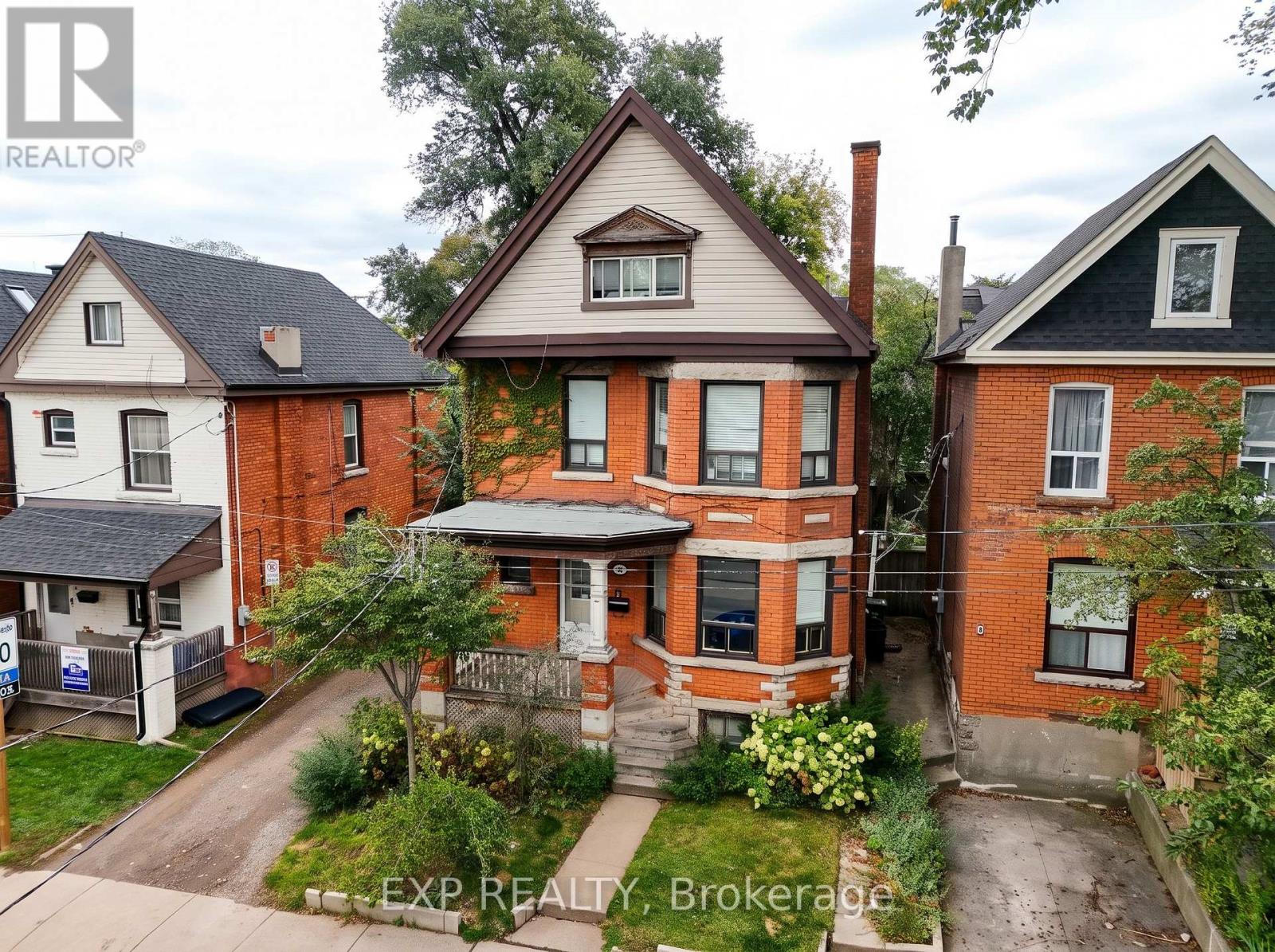 58 Arthur Avenue N Property Photo 2