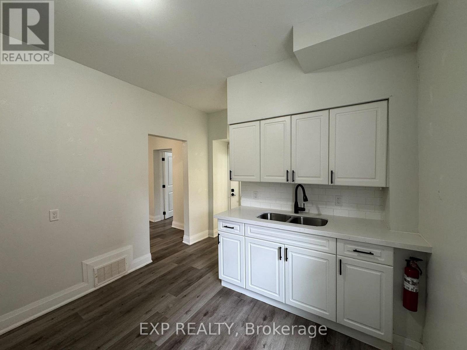 58 Arthur Avenue N Property Photo 5