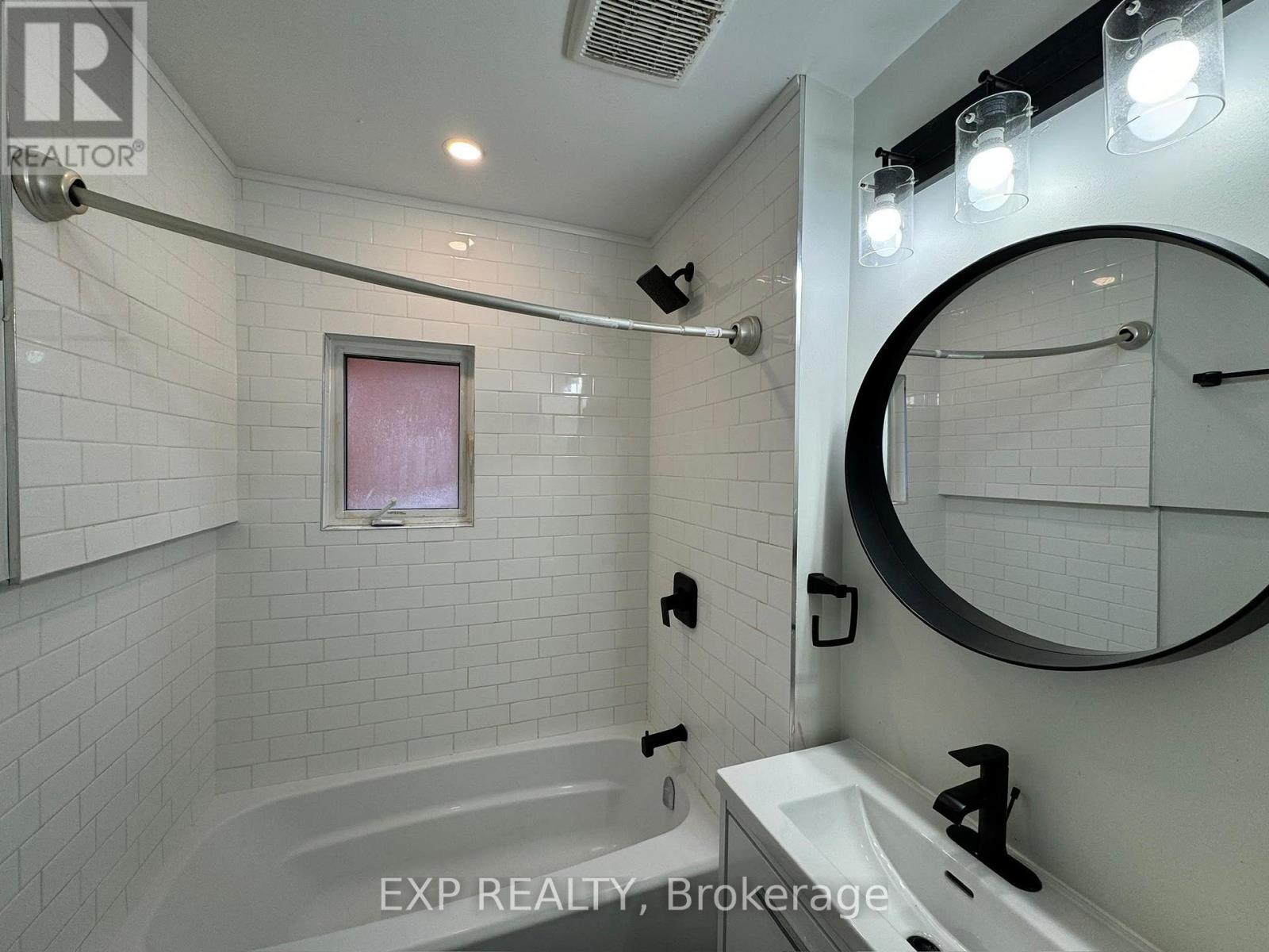 58 Arthur Avenue N Property Photo 7