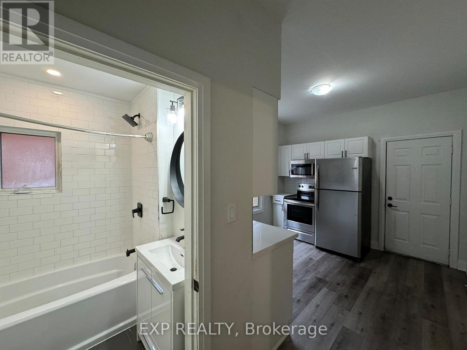58 Arthur Avenue N Property Photo 8