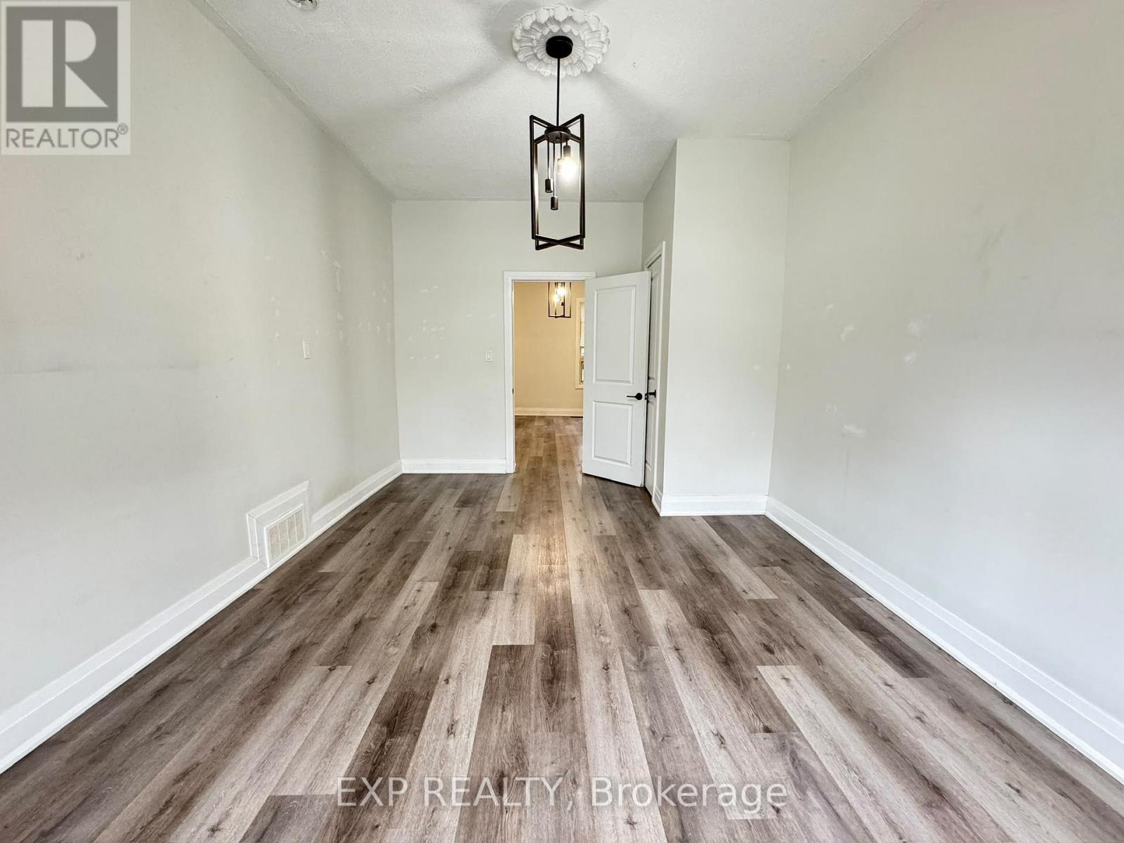58 Arthur Avenue N Property Photo 11