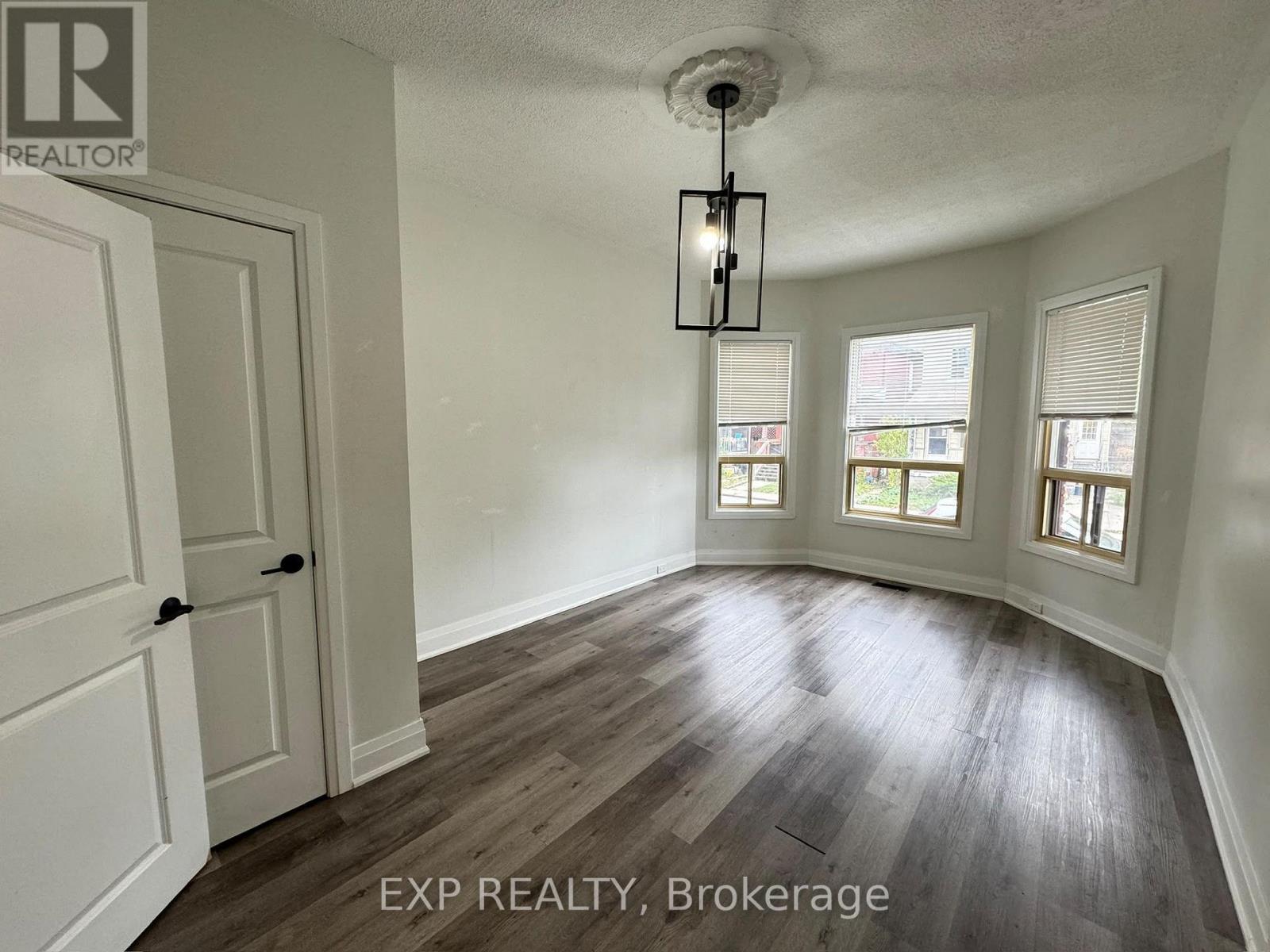 58 Arthur Avenue N Property Photo 12