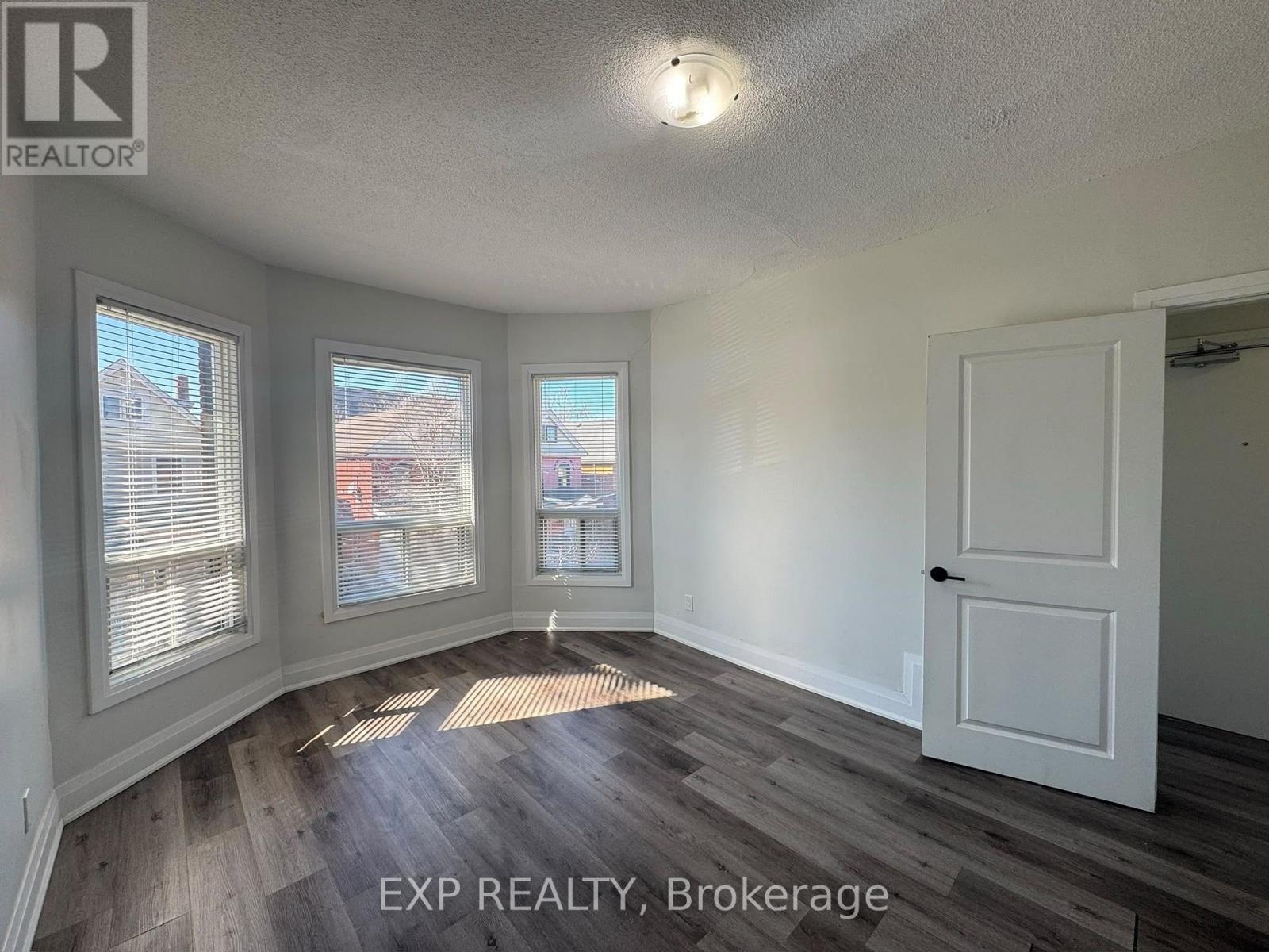 58 Arthur Avenue N Property Photo 18