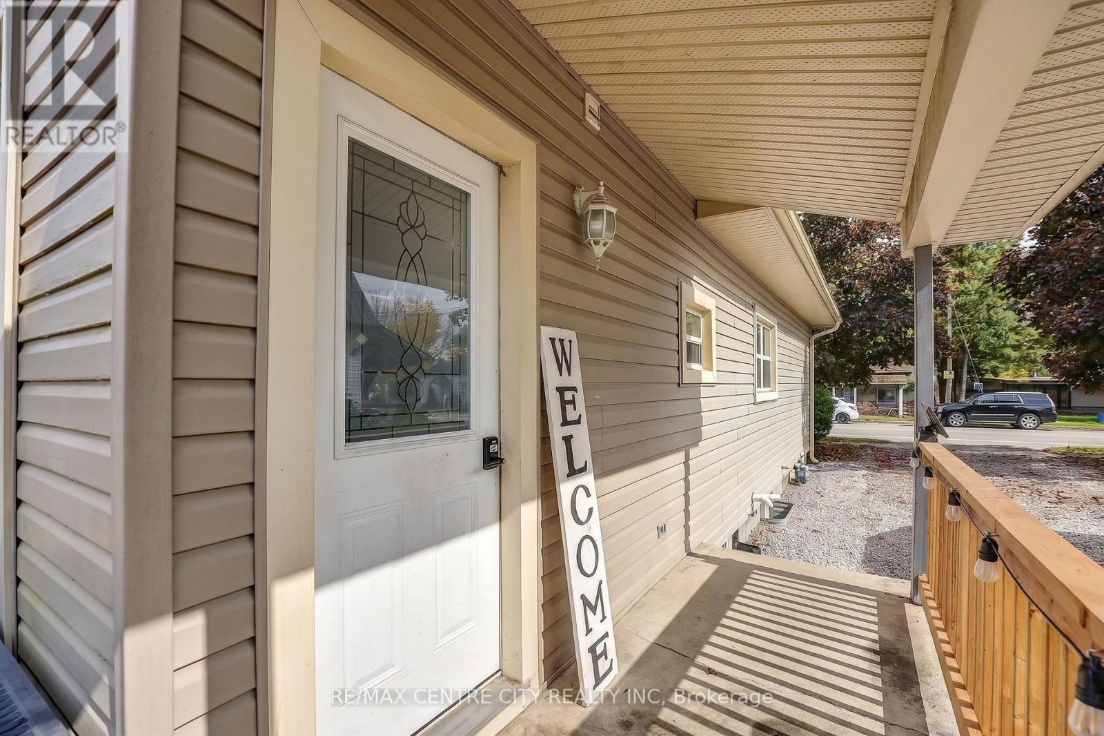 163547 Brownsville Road Property Photo 7