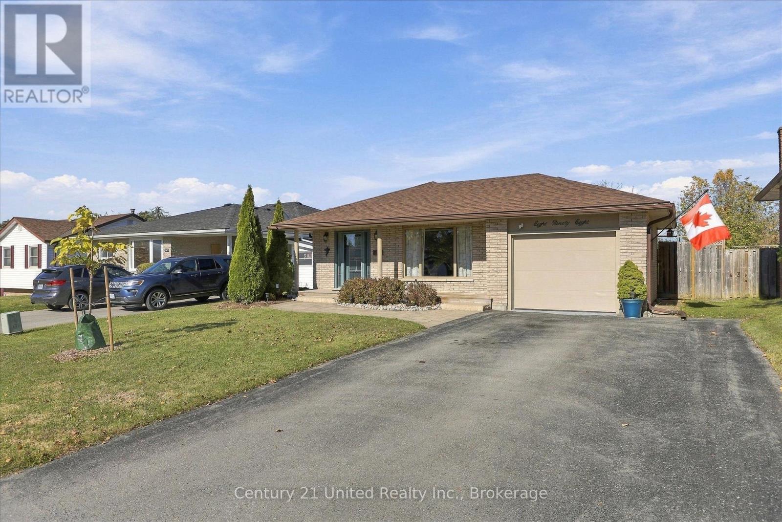 898 Sydenham Road Property Photo 2