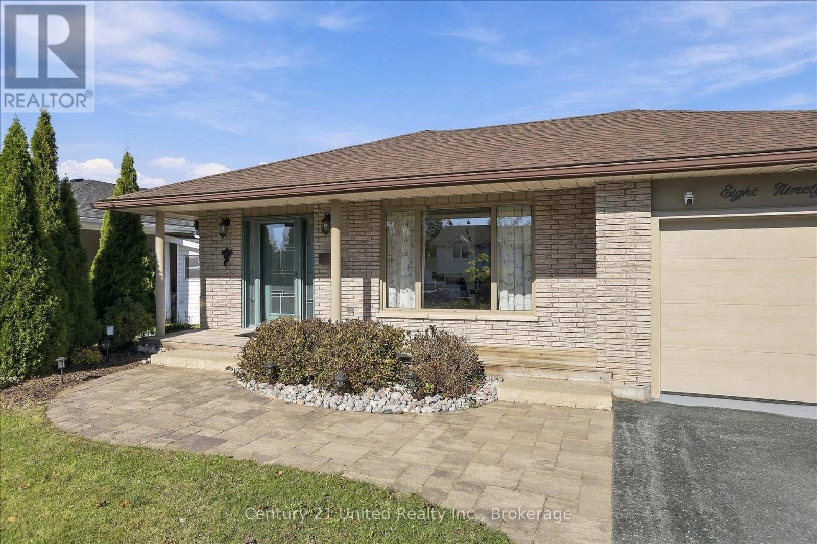898 Sydenham Road Property Photo 3