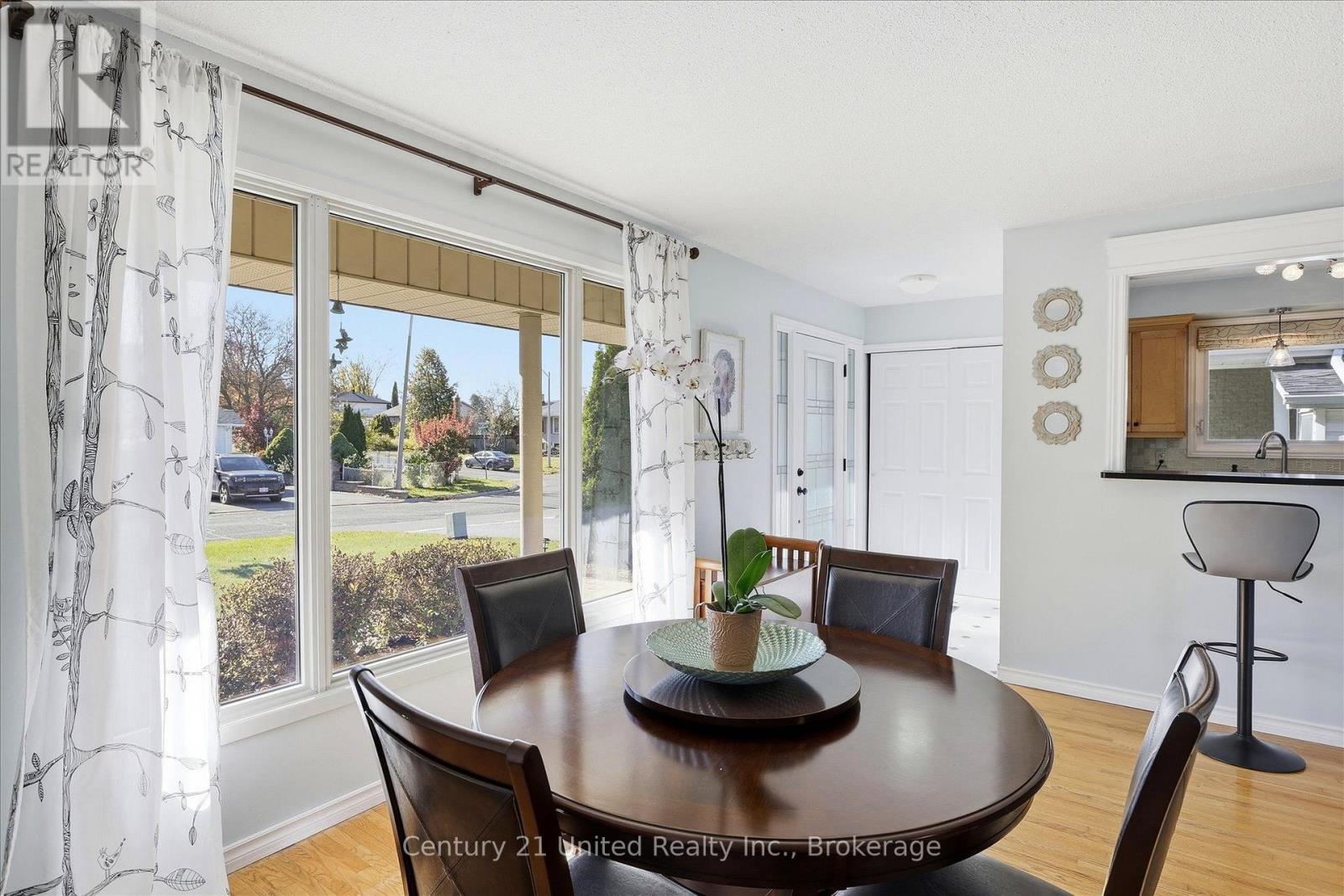 898 Sydenham Road Property Photo 7