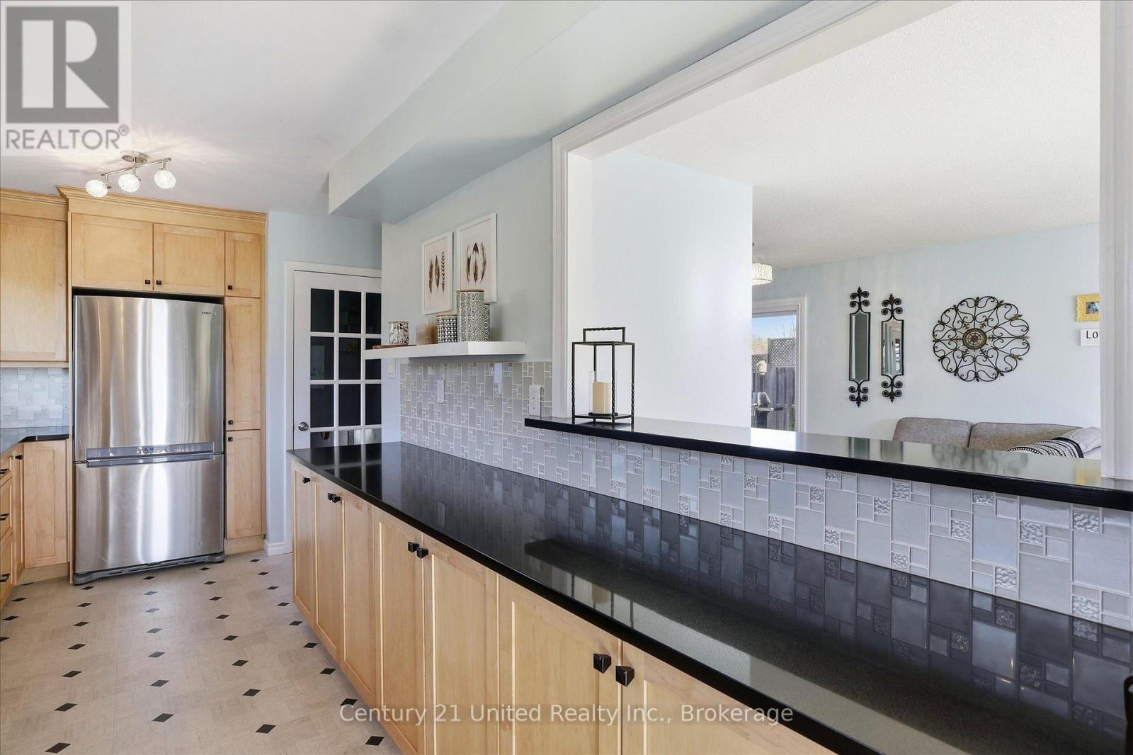 898 Sydenham Road Property Photo 12