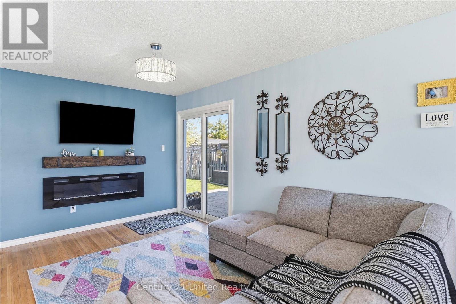 898 Sydenham Road Property Photo 18