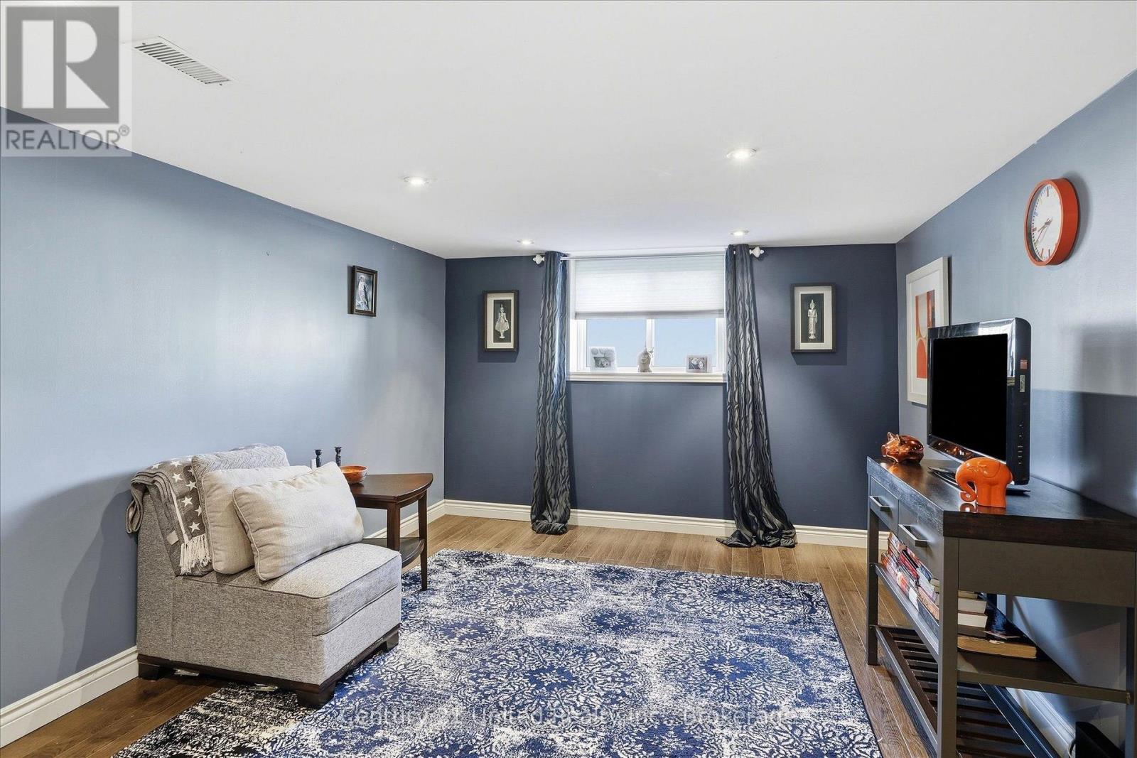 898 Sydenham Road Property Photo 30