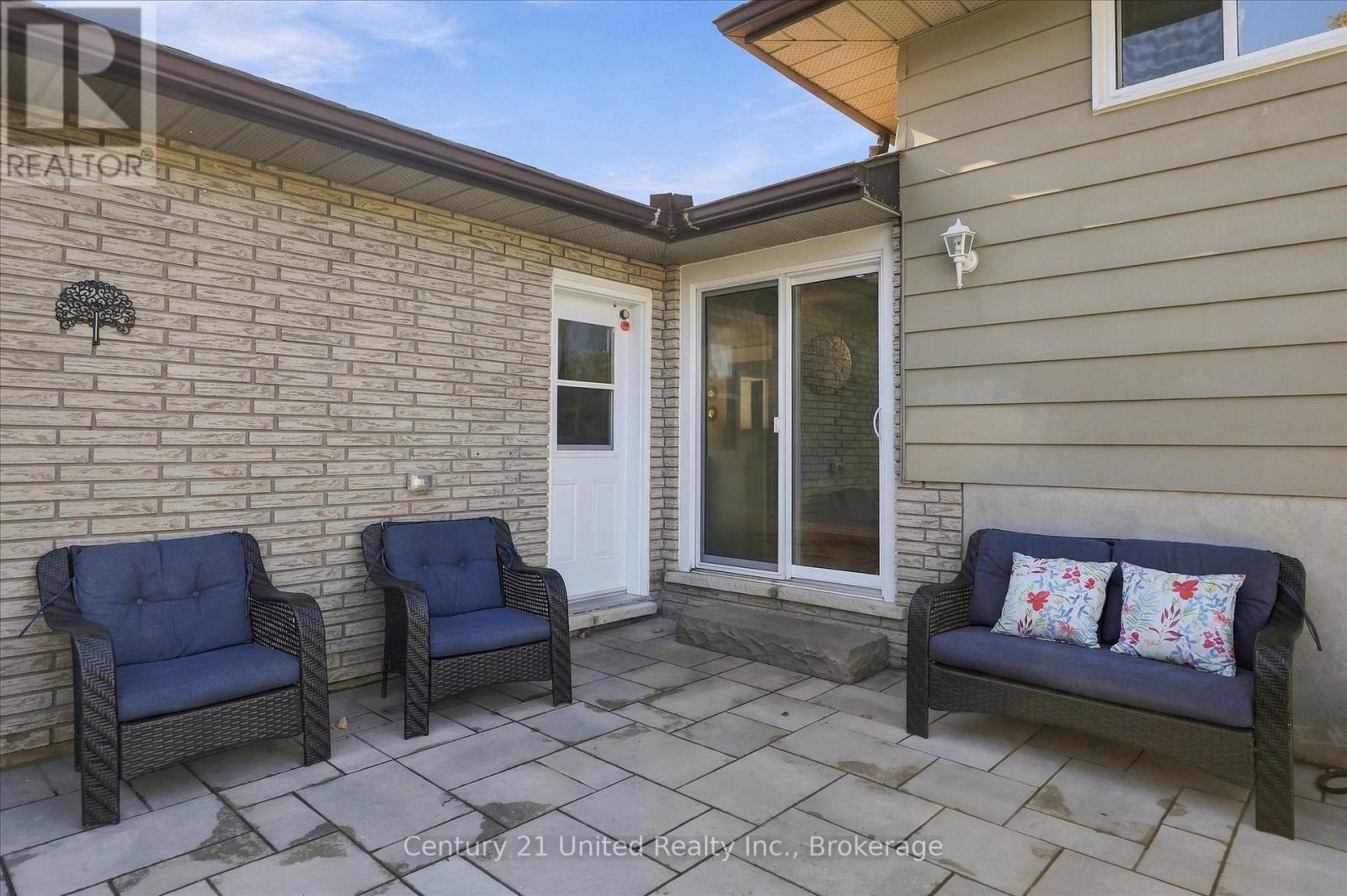 898 Sydenham Road Property Photo 37
