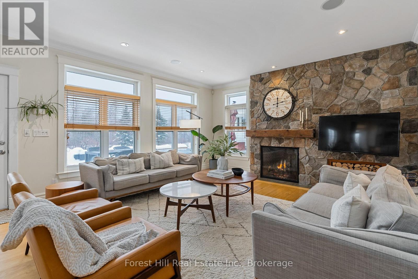 156 Snowbridge Way Property Photo 20