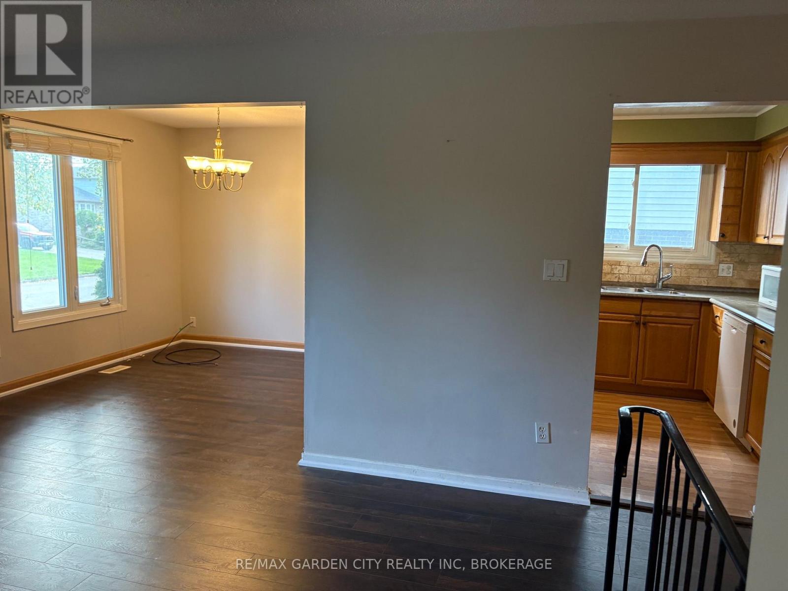 Upper - 9 Stonegate Drive Property Photo 8