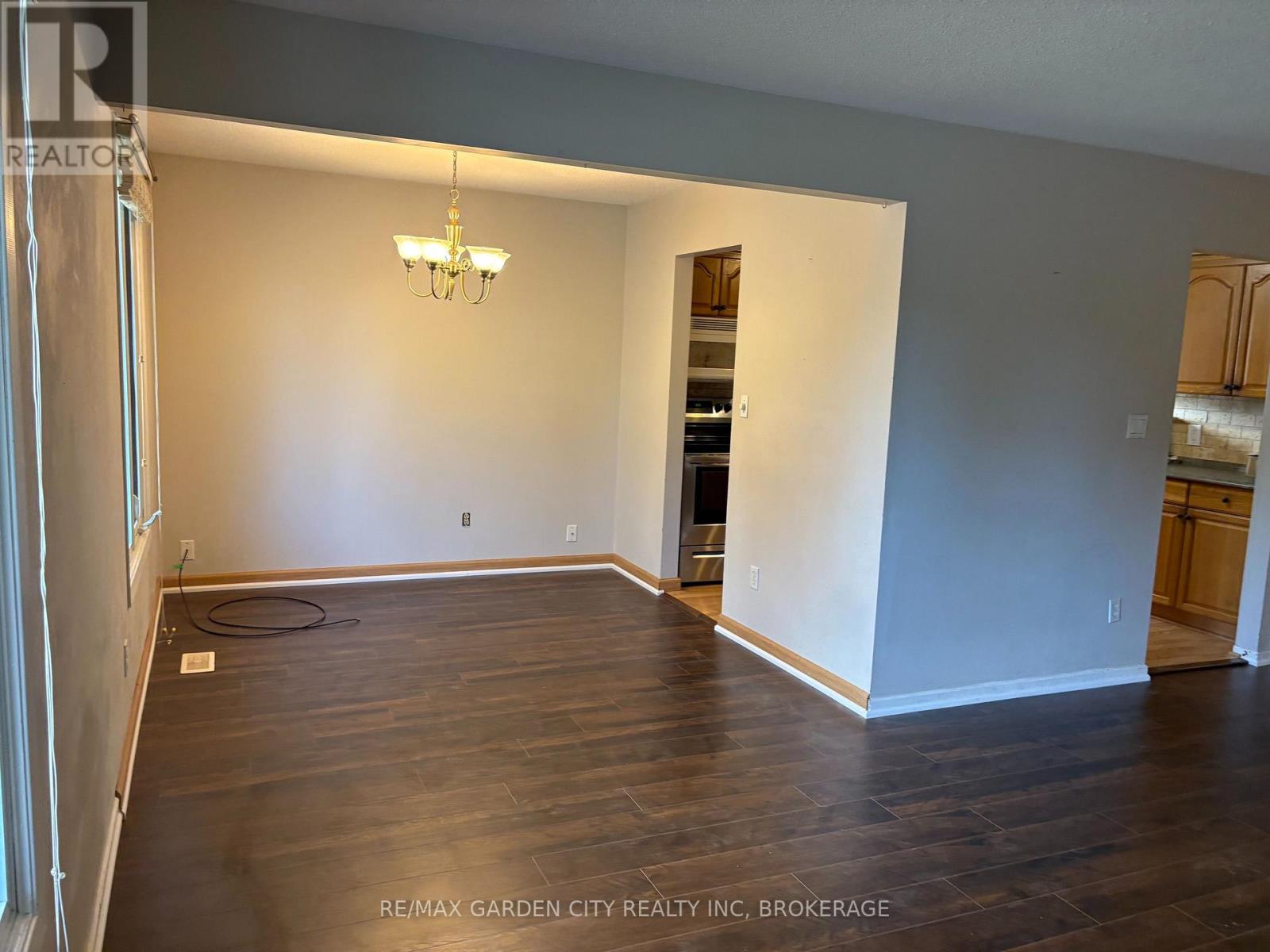 Upper - 9 Stonegate Drive Property Photo 9