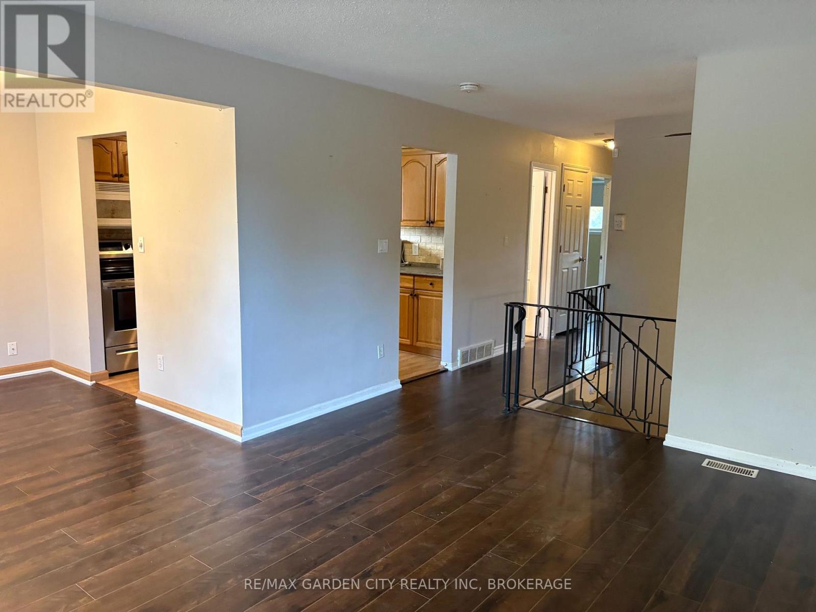 Upper - 9 Stonegate Drive Property Photo 11