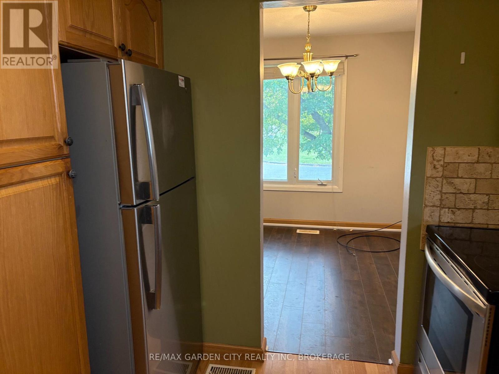 Upper - 9 Stonegate Drive Property Photo 15