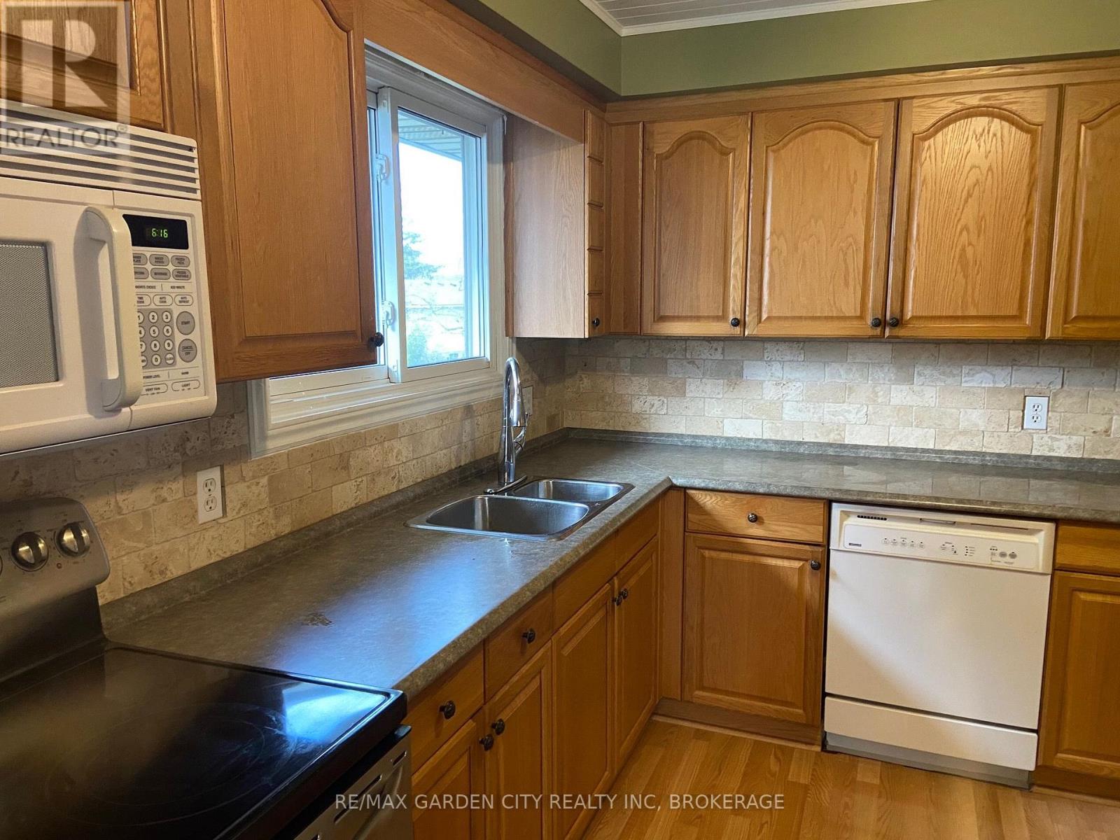 Upper - 9 Stonegate Drive Property Photo 17