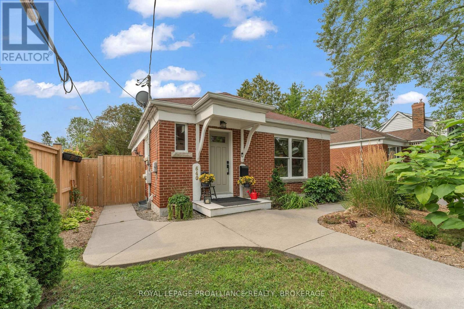 640 Brock Street Property Photo 2