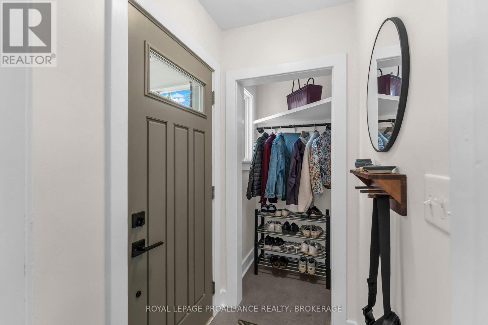 640 Brock Street Property Photo 5