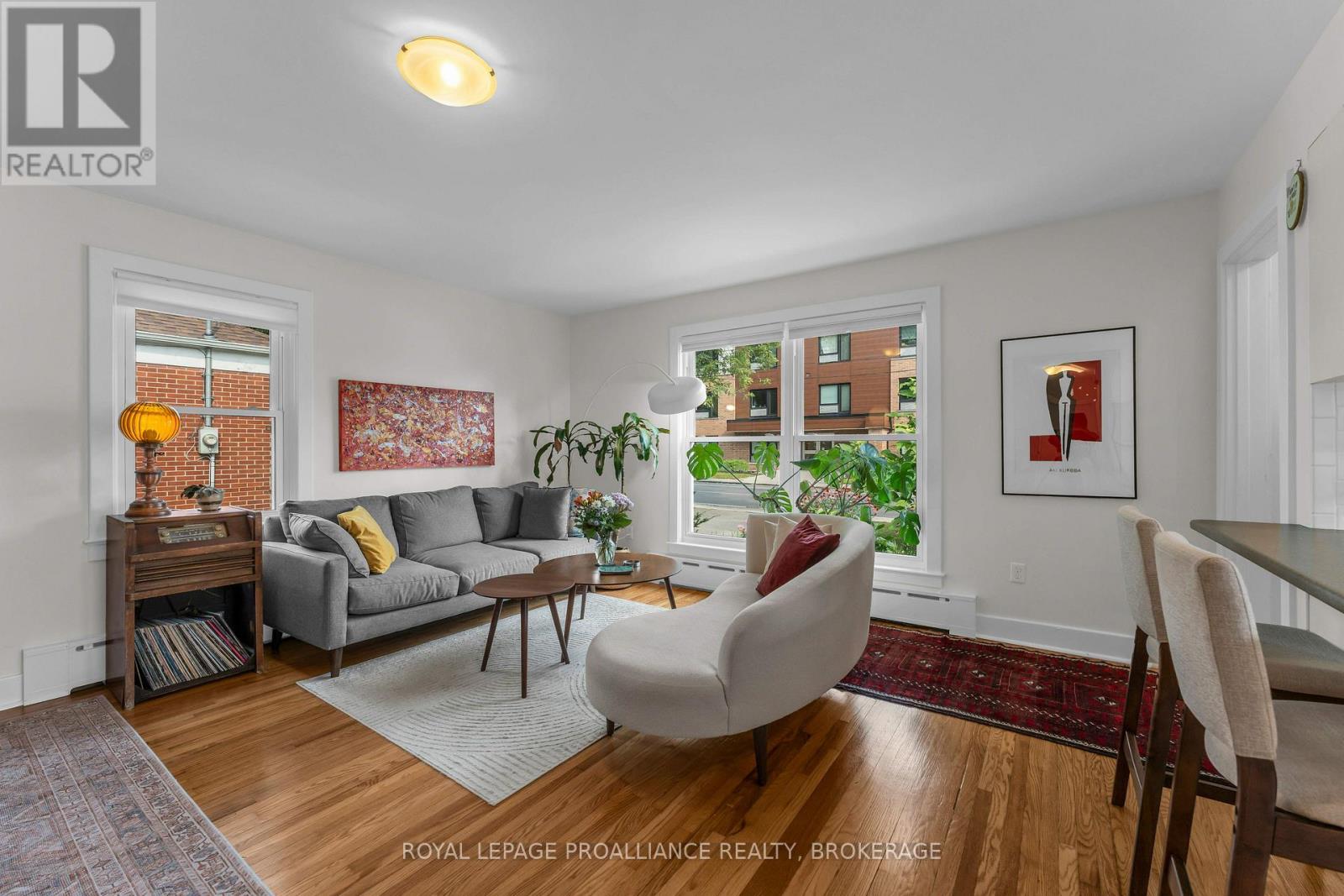 640 Brock Street Property Photo 6