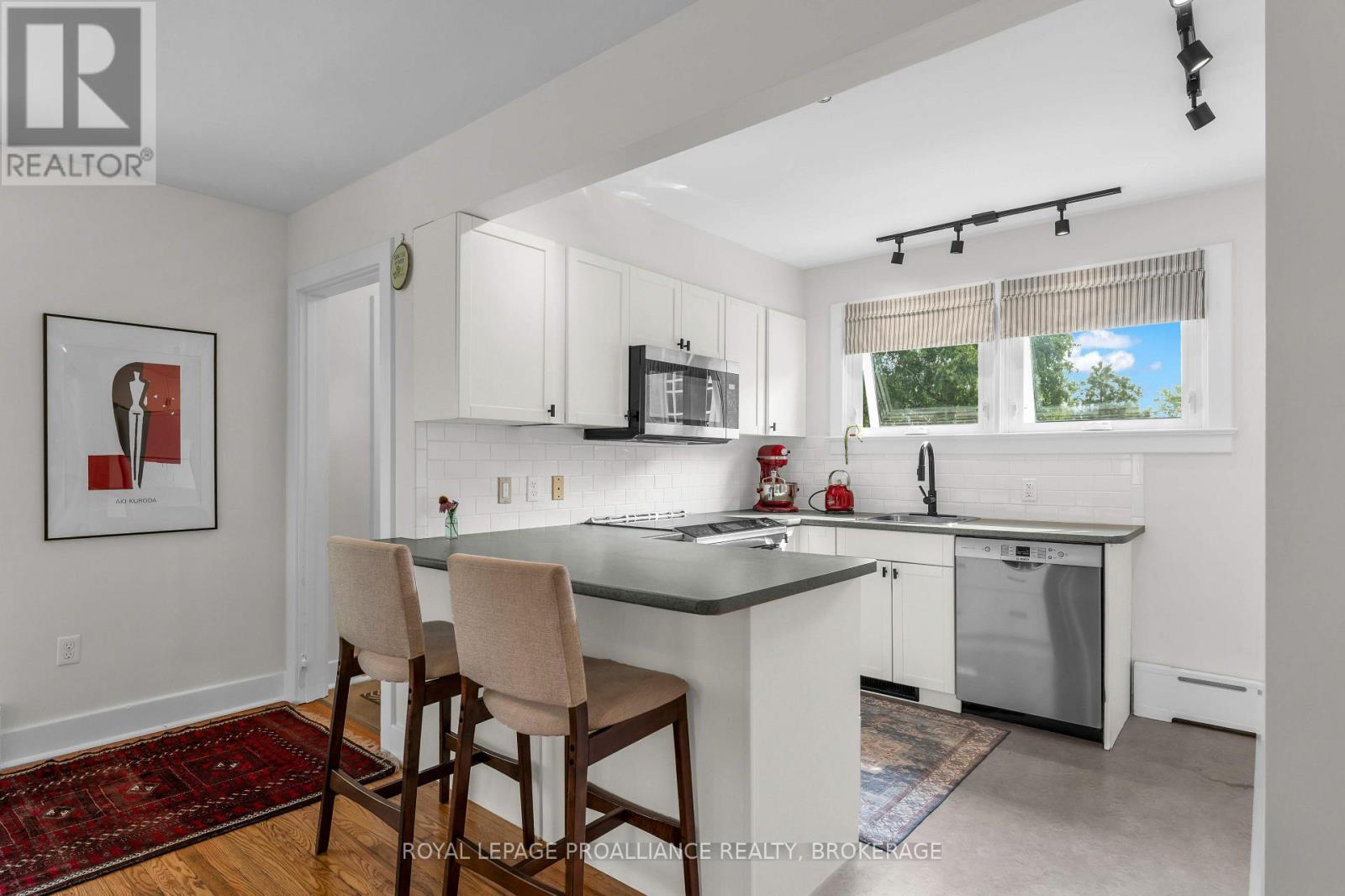 640 Brock Street Property Photo 11
