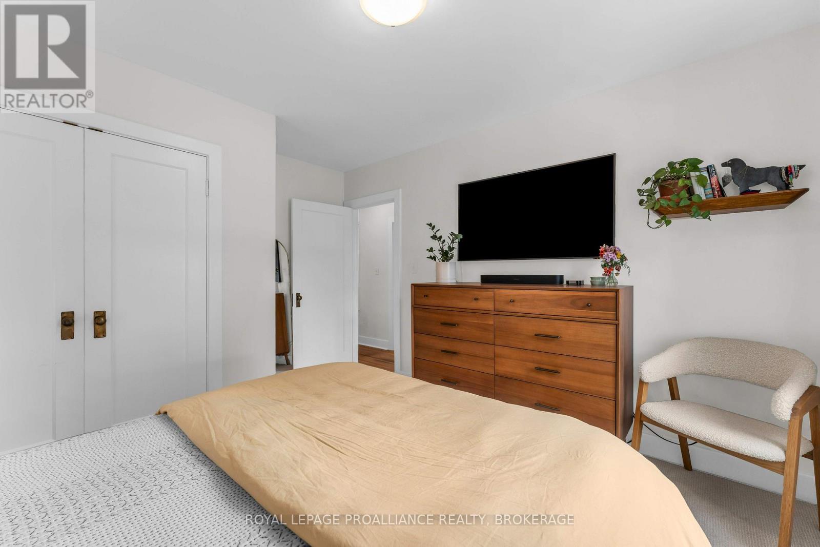 640 Brock Street Property Photo 16