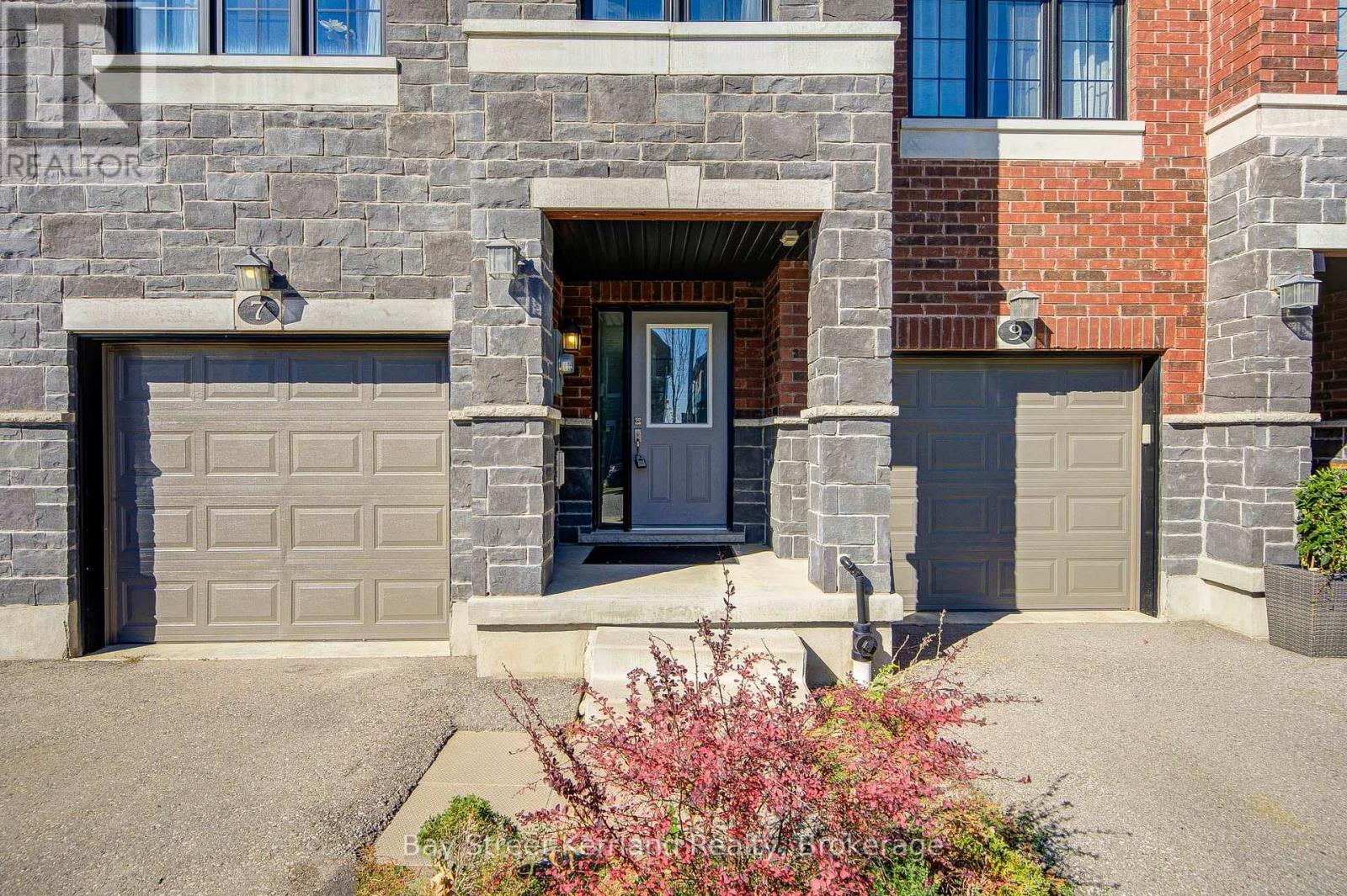 7 Sportsman Hill Street Property Photo 2