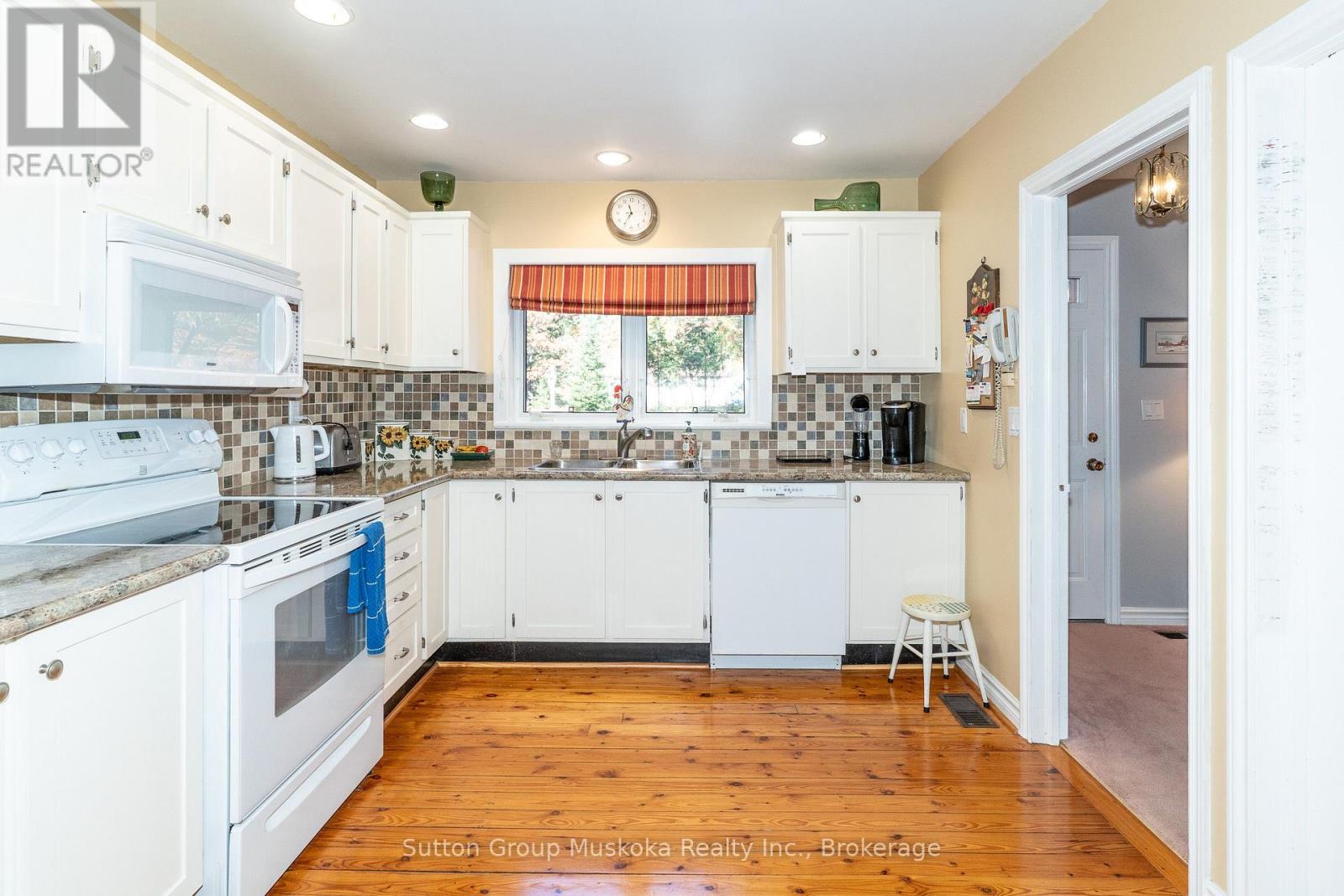 451 Muskoka Rd #10 Road Property Photo 12