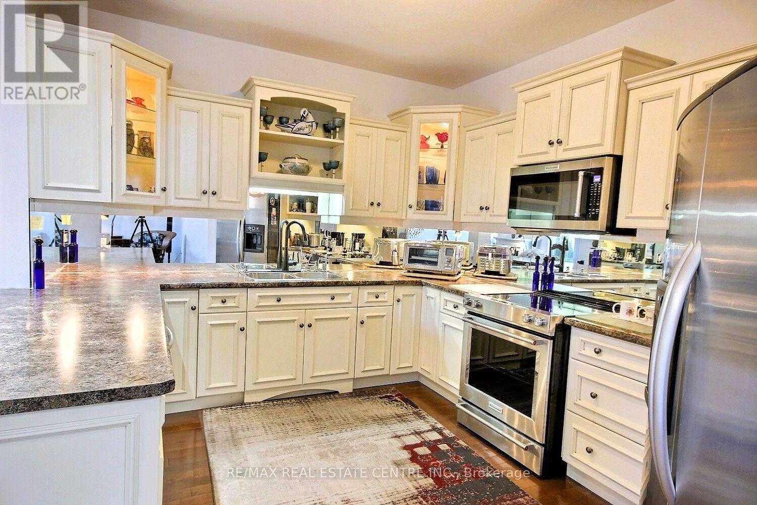 755 Willow Road Property Photo 5