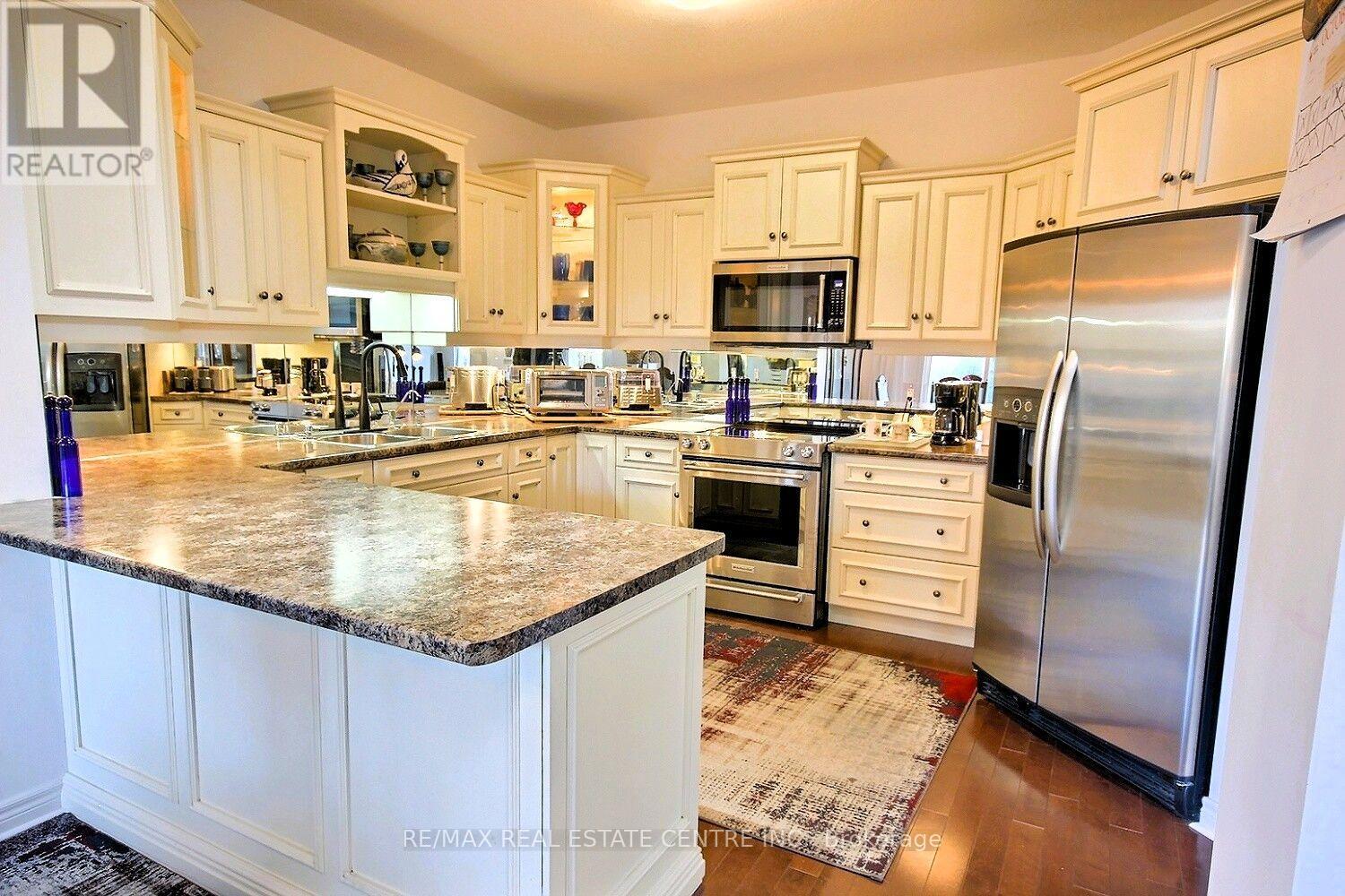 755 Willow Road Property Photo 7