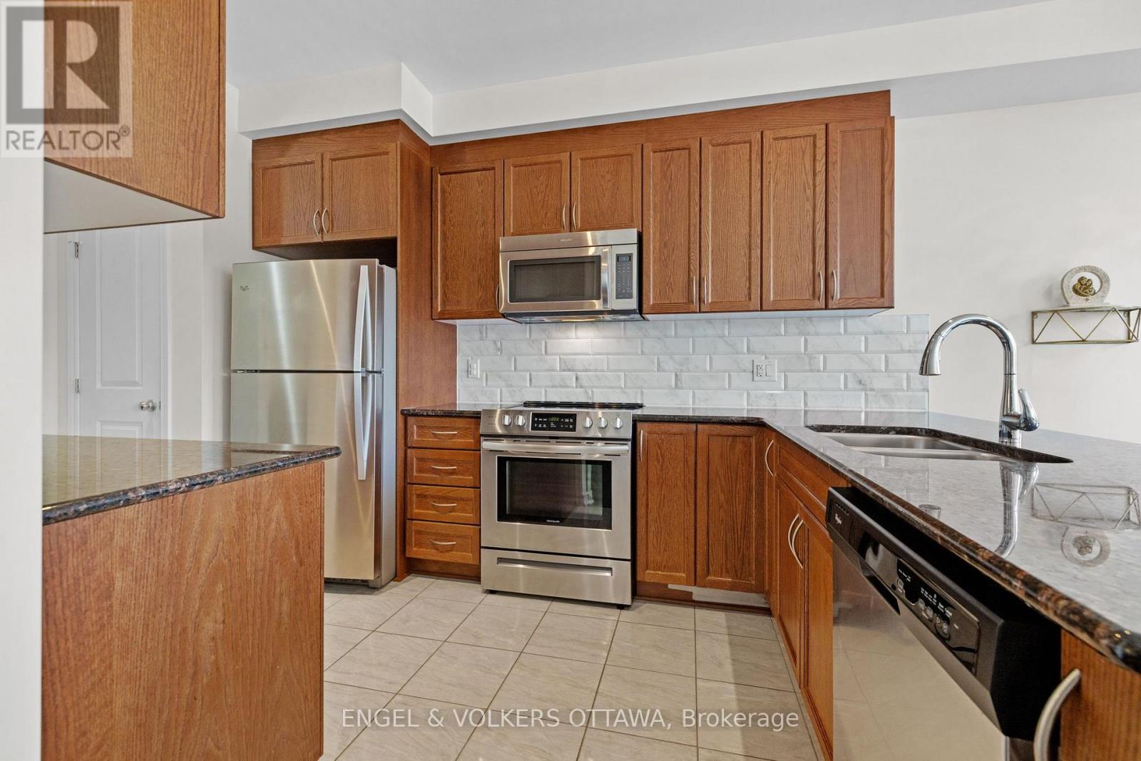 280 Wood Acres Grove Property Photo 15