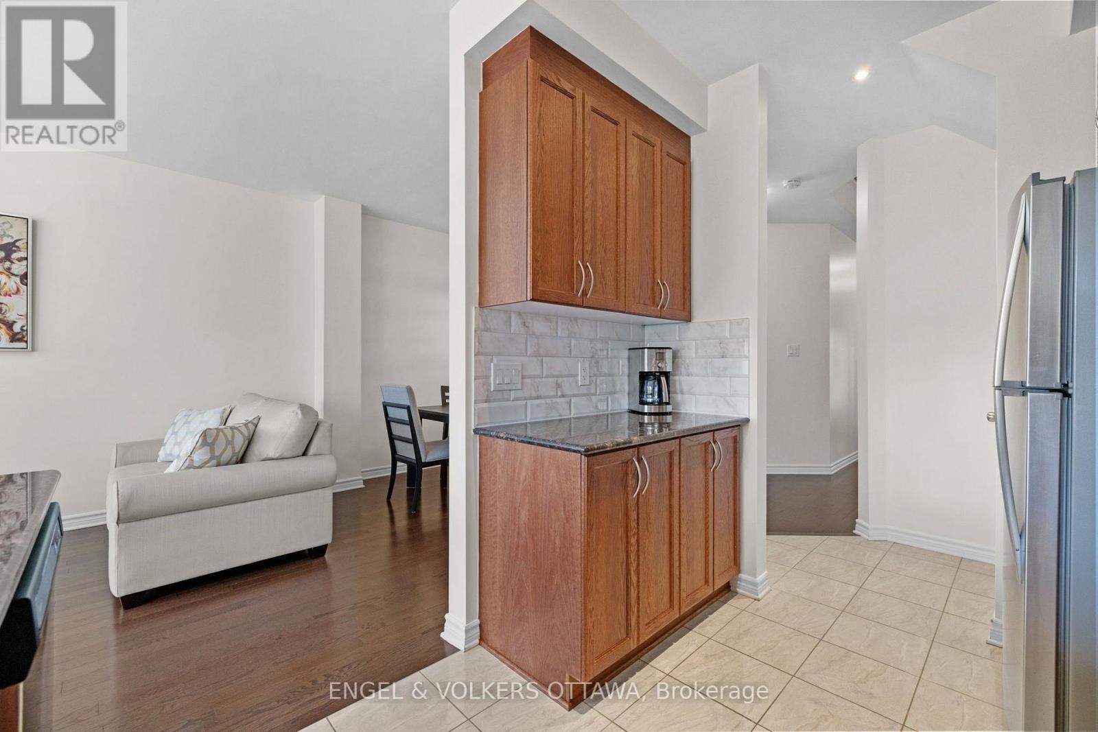 280 Wood Acres Grove Property Photo 16