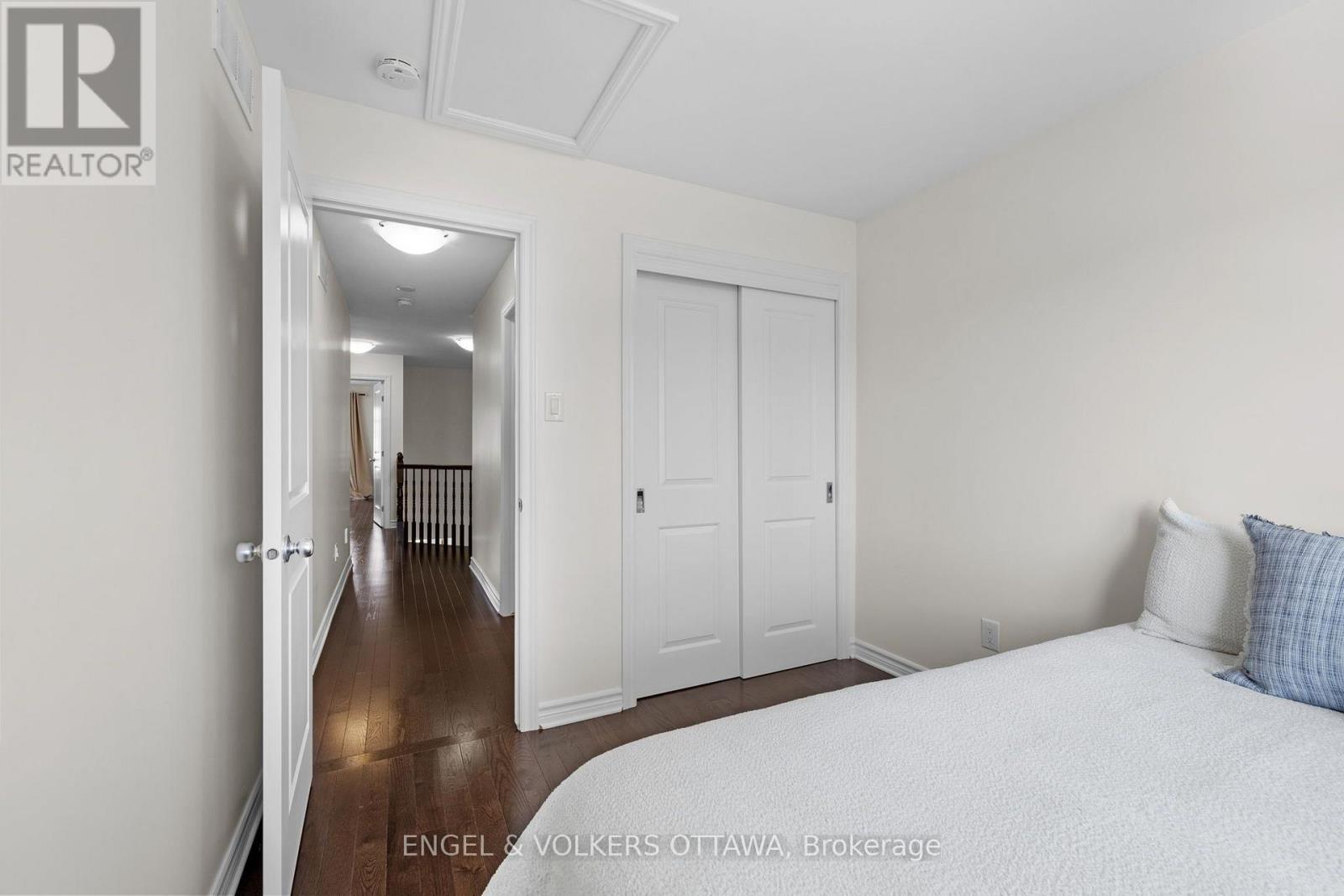 280 Wood Acres Grove Property Photo 27