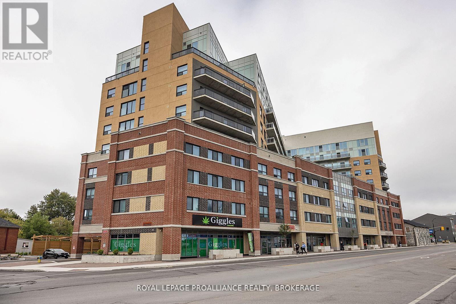 525 - 652 PRINCESS STREET Property Photo 1
