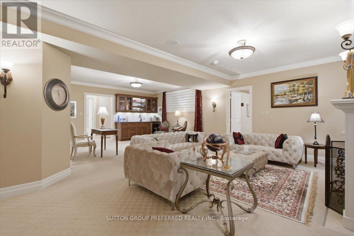 63 - 725 Eagletrace Drive Property Photo 33