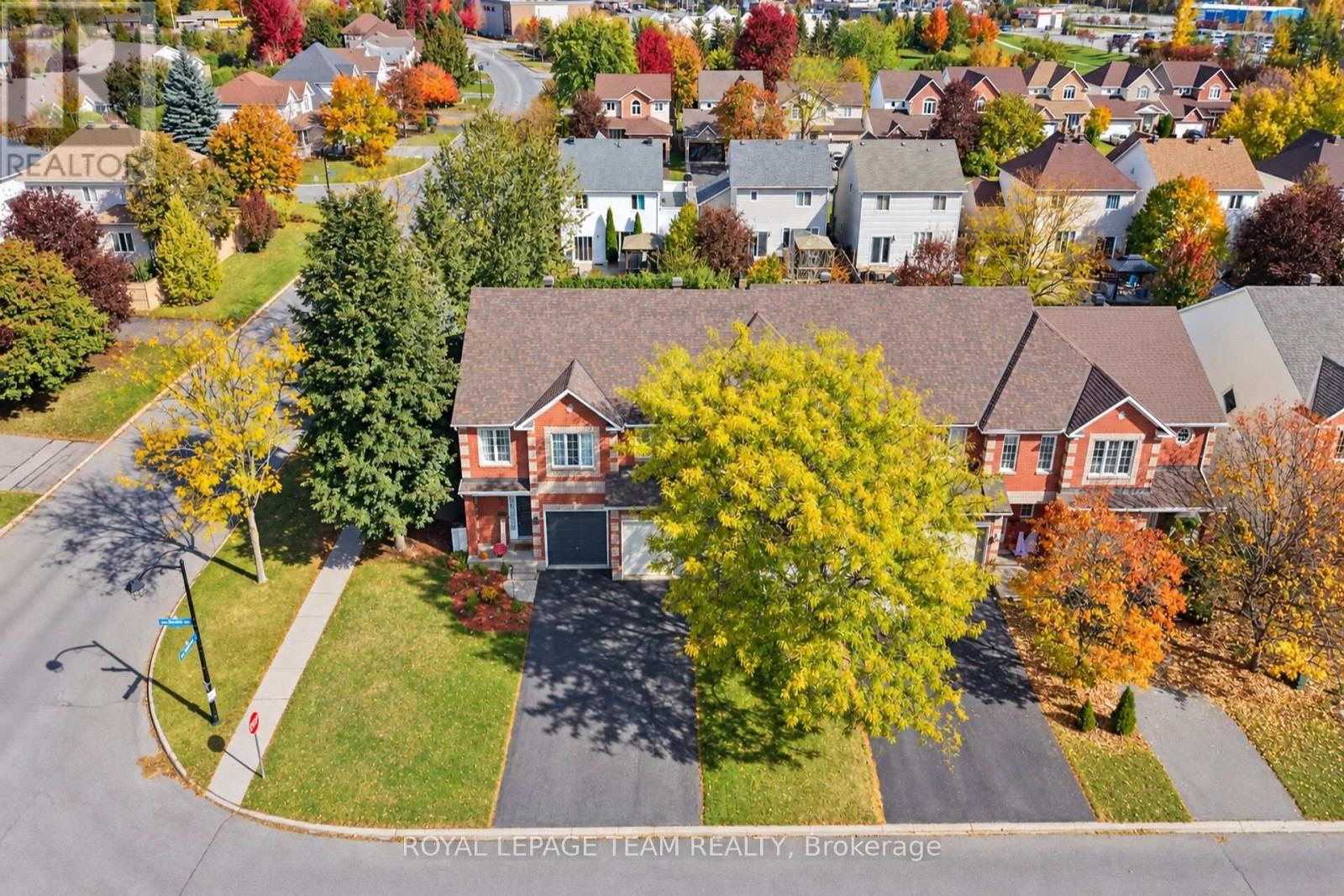3 Chantilly Gate Property Photo 2