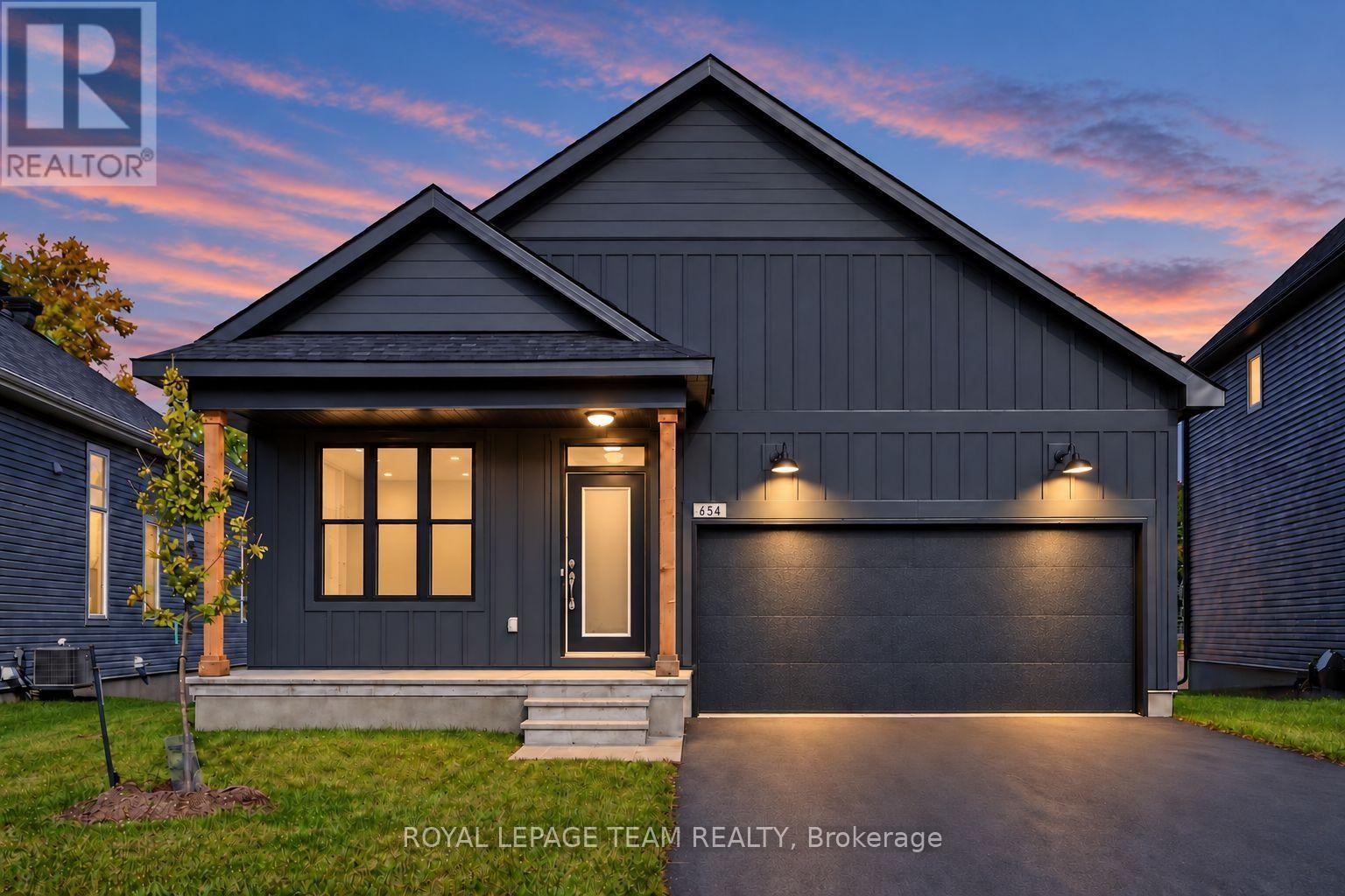 654 Fisher Street Property Photo 1