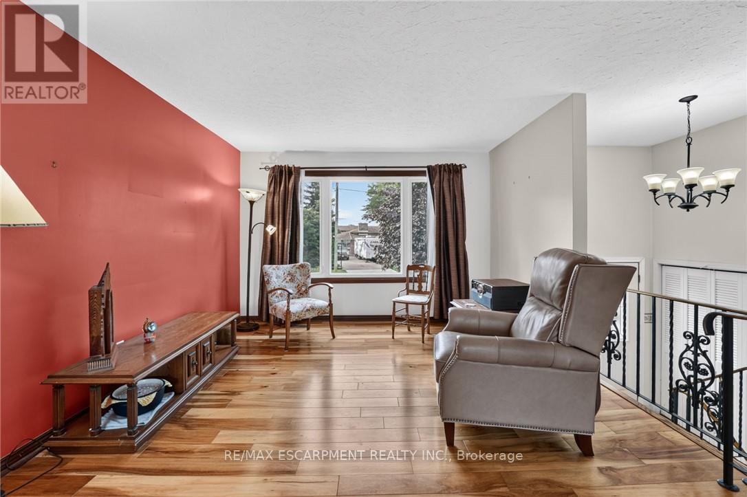 5 Brooks Circle Property Photo 9