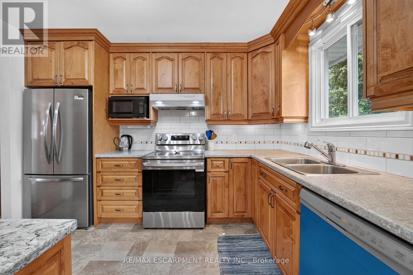 5 Brooks Circle Property Photo 14