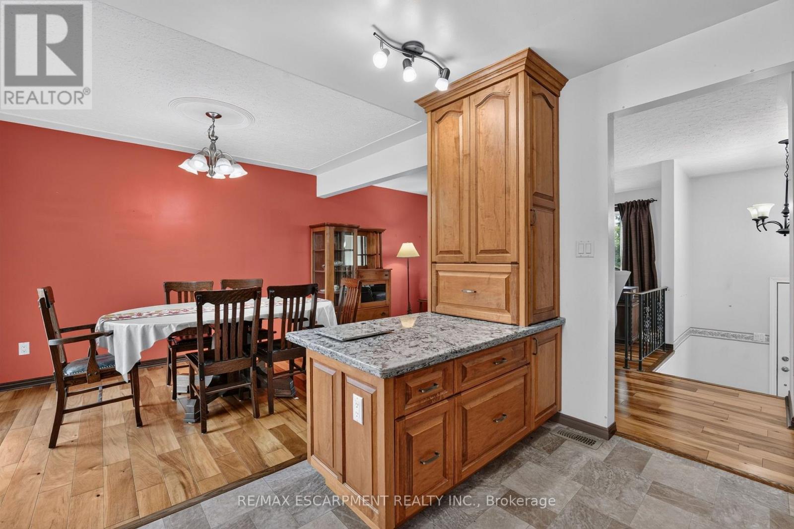 5 Brooks Circle Property Photo 17