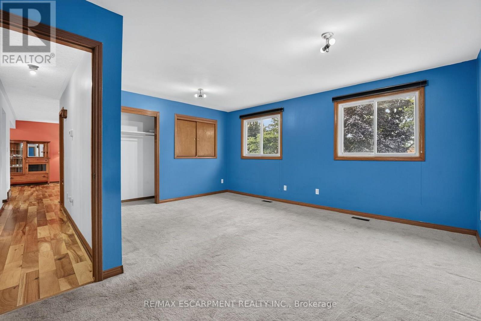 5 Brooks Circle Property Photo 23