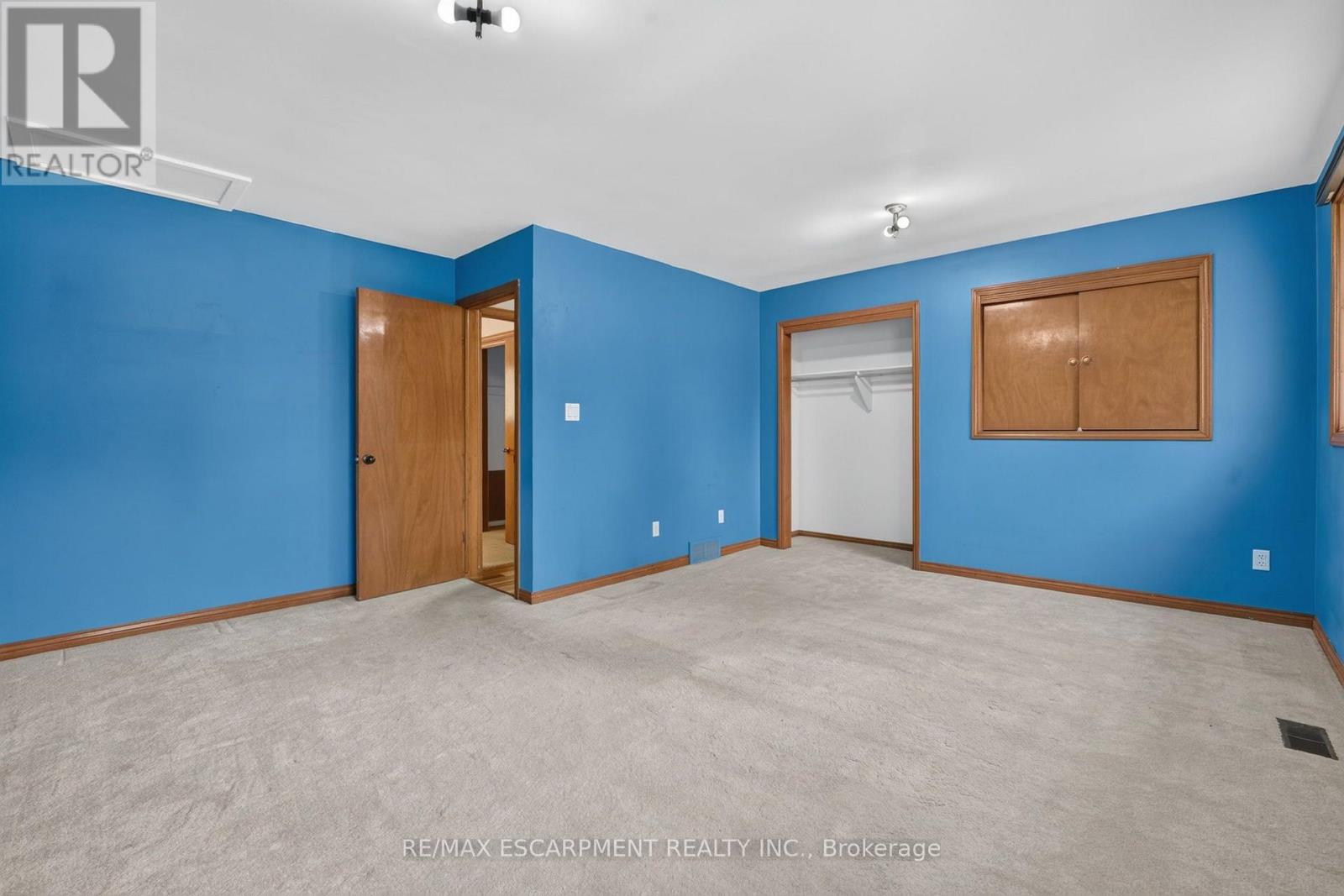 5 Brooks Circle Property Photo 24