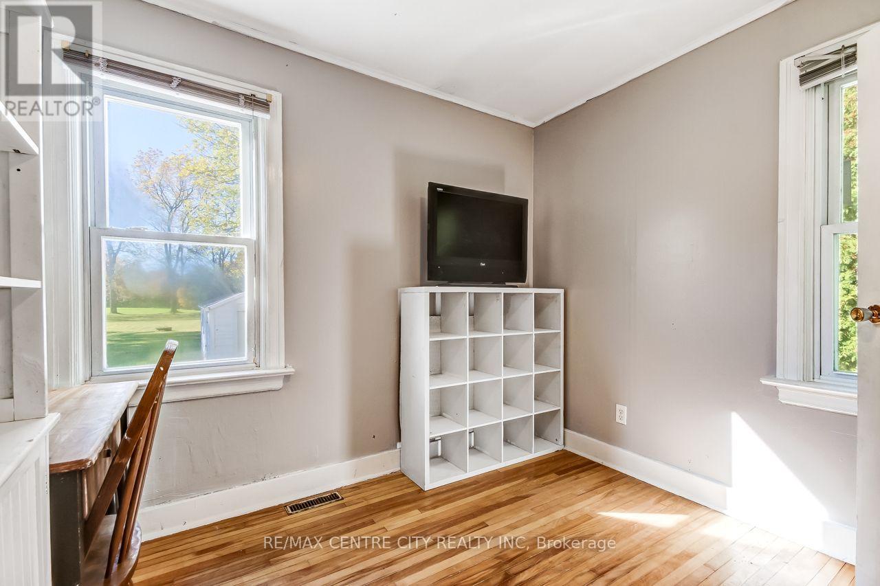 48 South Valerie Street Property Photo 10