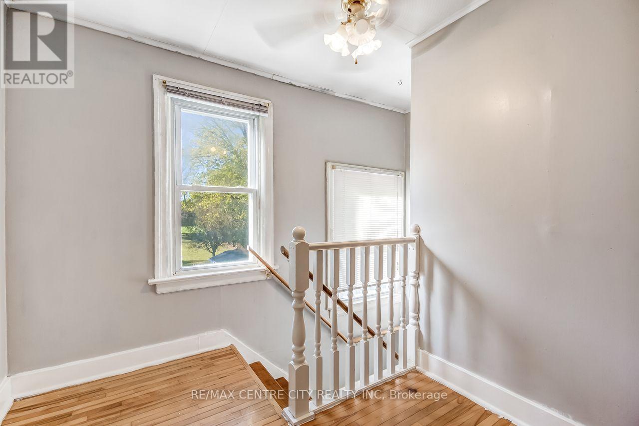 48 South Valerie Street Property Photo 13