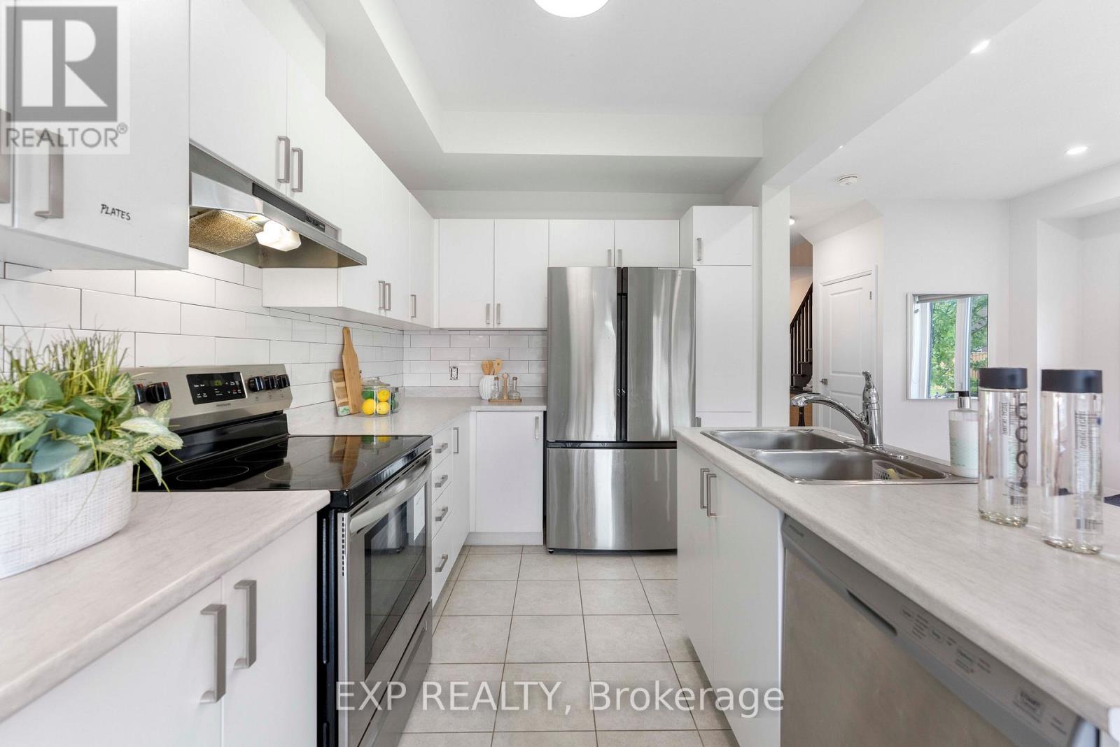 20 - 520 Grey Street Property Photo 8