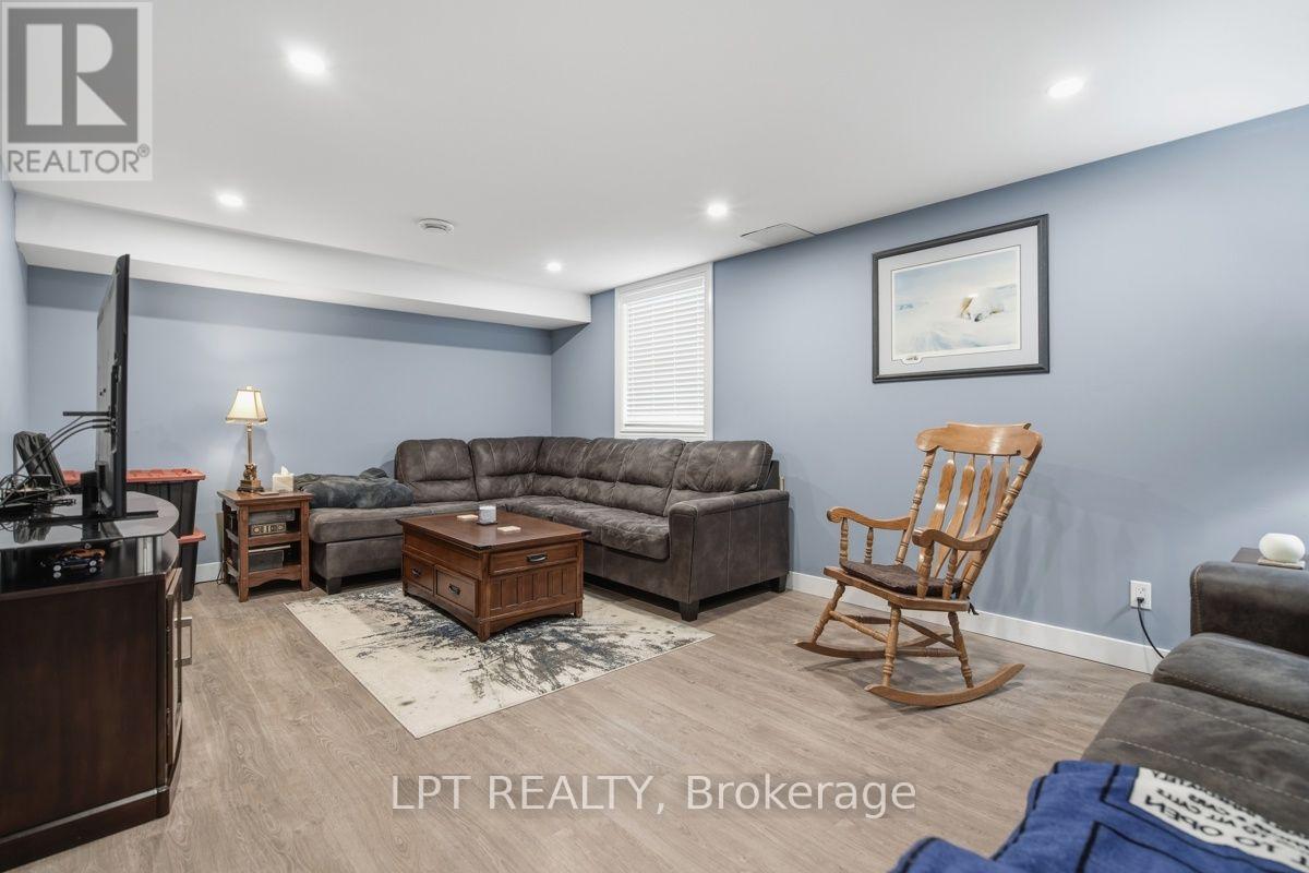 808 Elginfield Road Property Photo 6