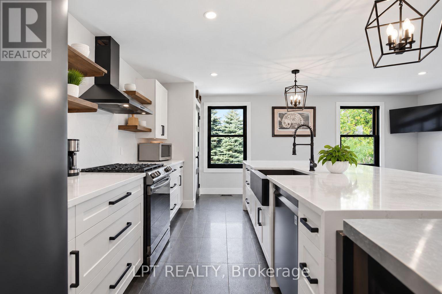 808 Elginfield Road Property Photo 10