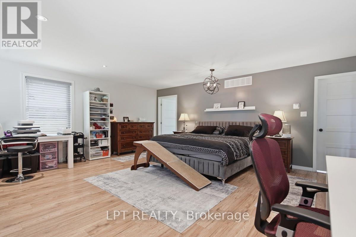 808 Elginfield Road Property Photo 12
