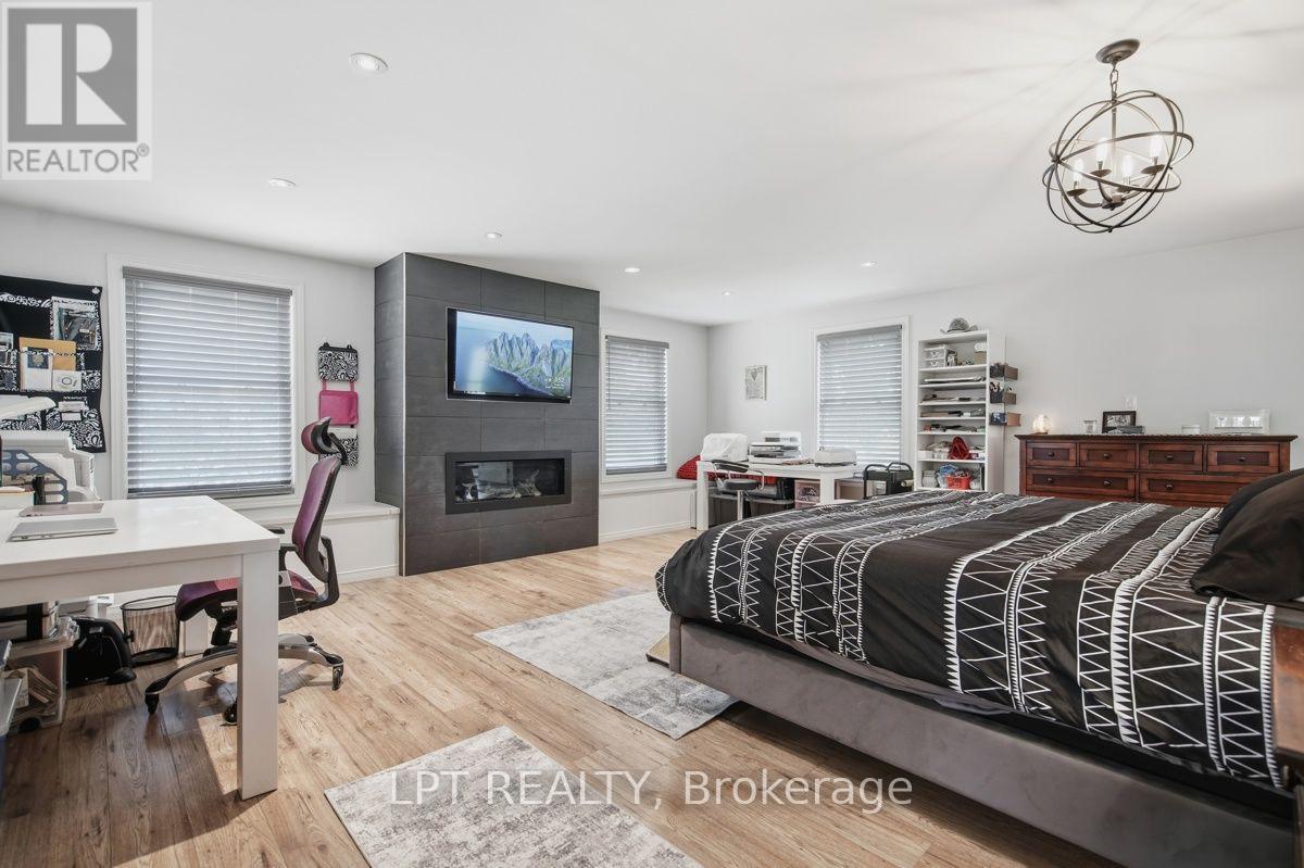 808 Elginfield Road Property Photo 14