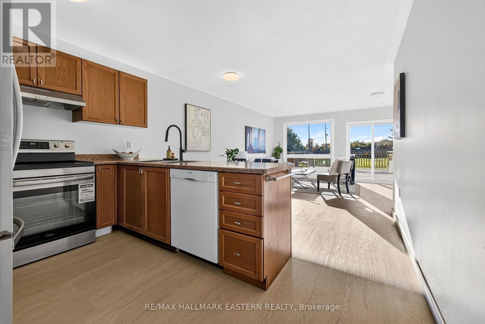 656 Clancy Crescent Property Photo 5